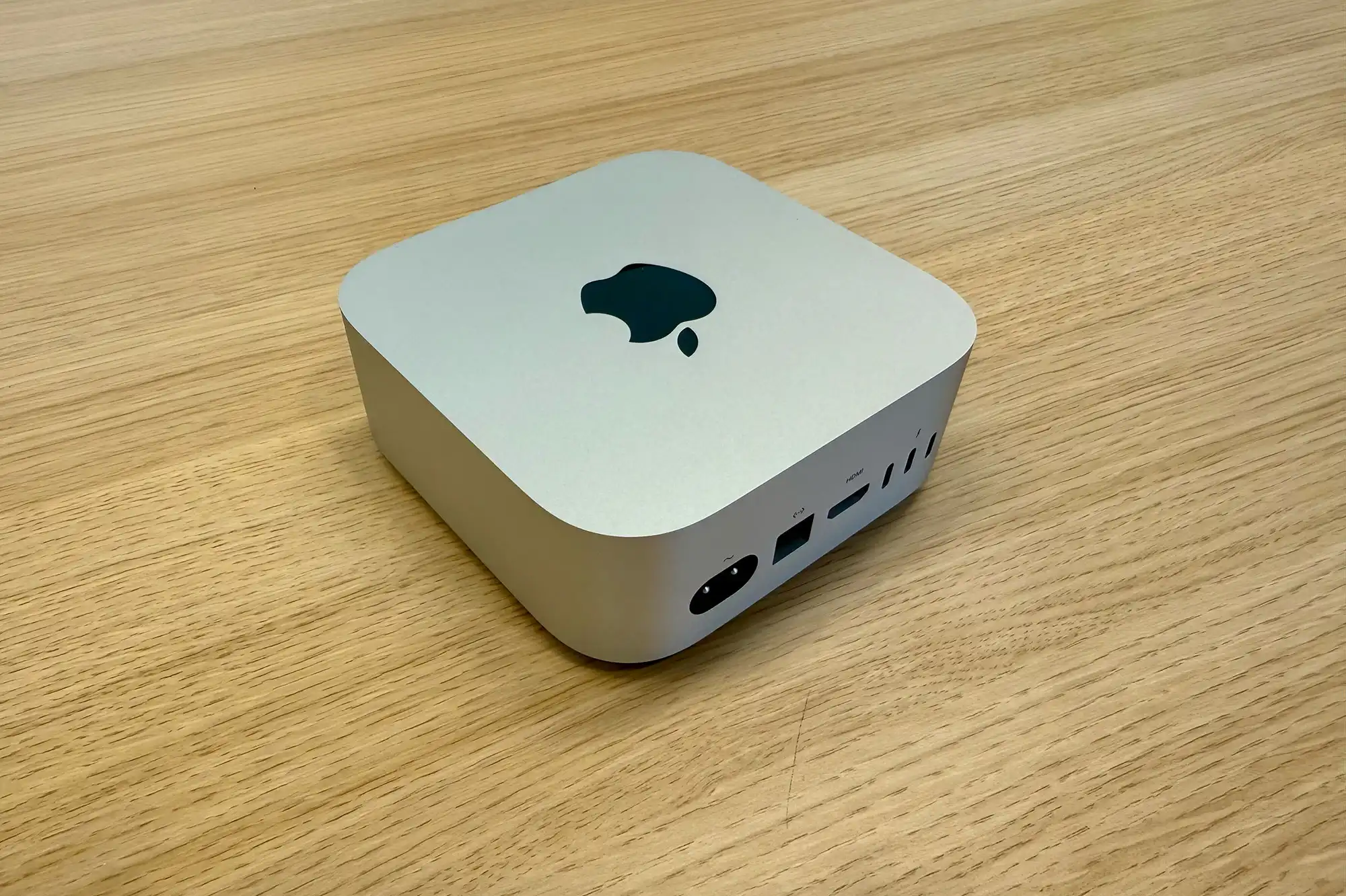 Błąd w macOS 26 Tahoe: Serwery ulegają awarii po 49 dniach